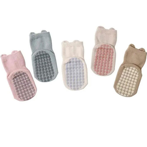 Toddlers anti slip grabbing socks